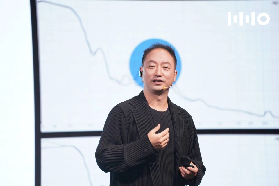 钉钉创始人：办公软件都没做好，每年700万小企业没人在乎_腾讯新闻