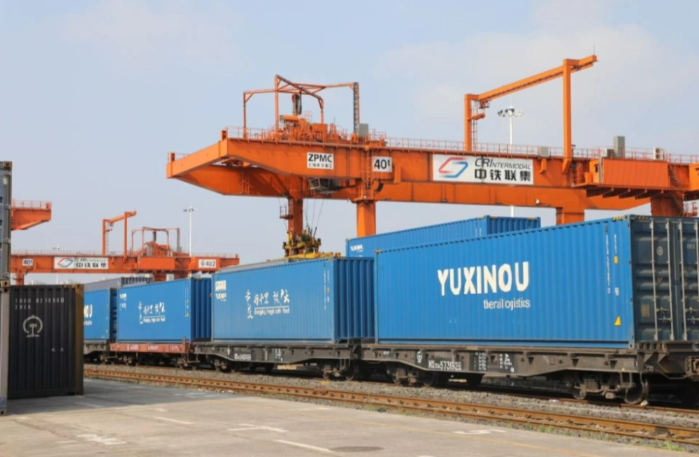 兔年开门红丨中欧班列(渝新欧)四车齐发_腾讯新闻