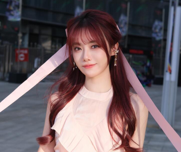 早知道努力打游戏了,电竞选手女友盘点,全都是顶级美女