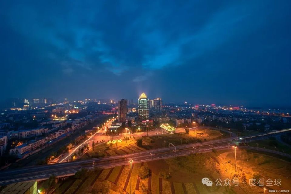 南通是中国首批对外开放的14个沿海城市之一,地理位置优越,东抵黄海