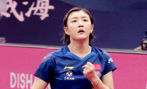 来到四分之一比赛,陈梦和美国华裔球员张安交手.