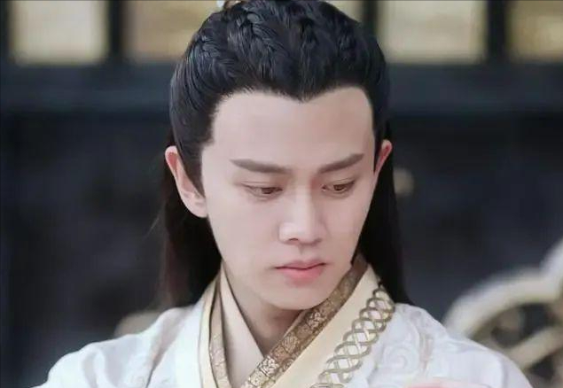 任嘉伦不选择续约,这背后发生了什么?