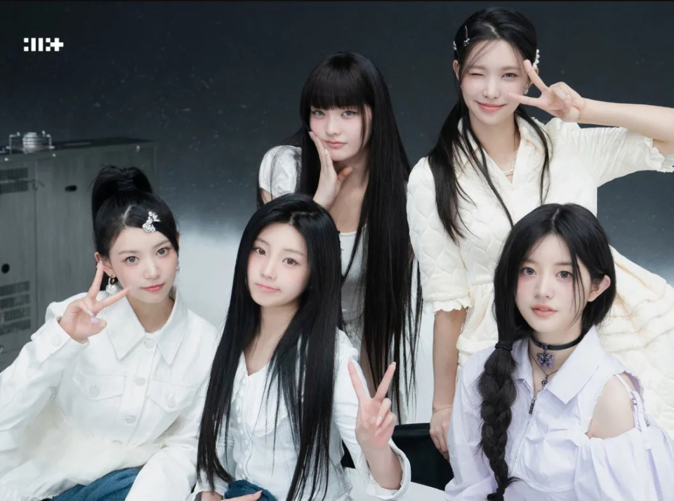 韩娱越来越离谱!女团illit新歌暗藏摇床声,全员幼态最