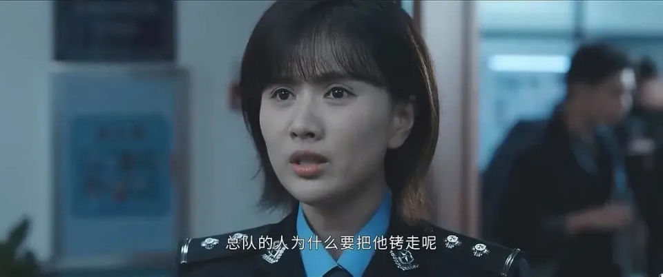梁缘：因《白夜追凶》出圈，撞脸王子文邱淑贞，31岁早已隐婚生子_腾讯新闻