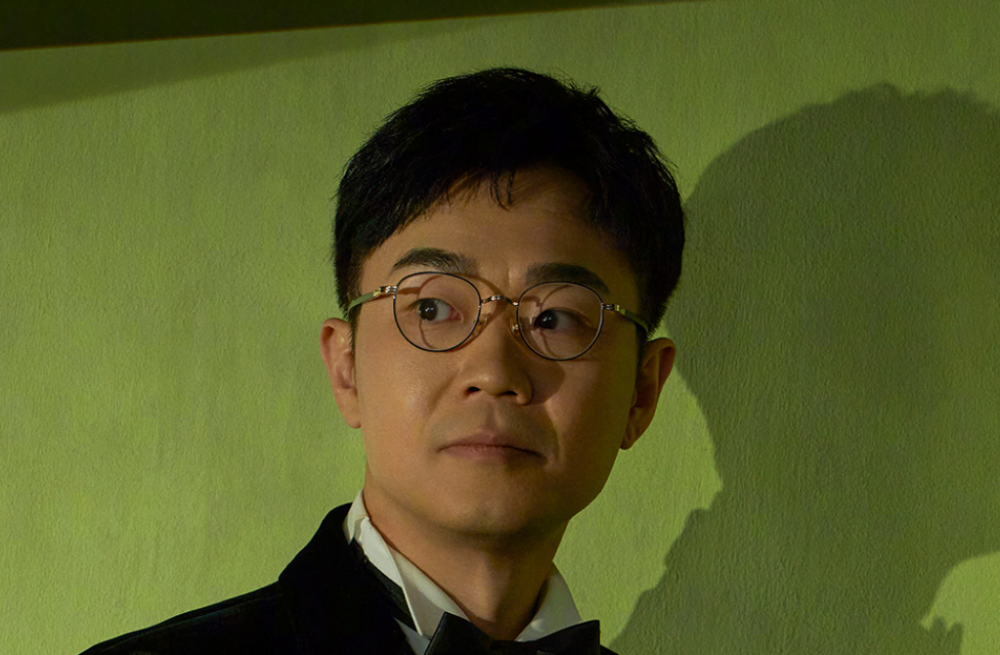 新瓜演员大鹏与前妻婚姻破裂疑似和新老婆生三胎画面曝光