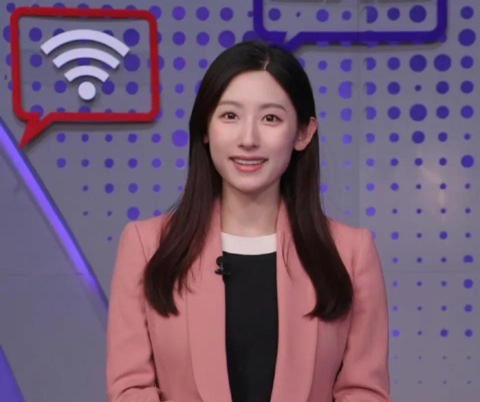 央视美女记者闪婚闪孕,是哈佛学霸,与双胞胎妹妹合体成流量密码_腾讯