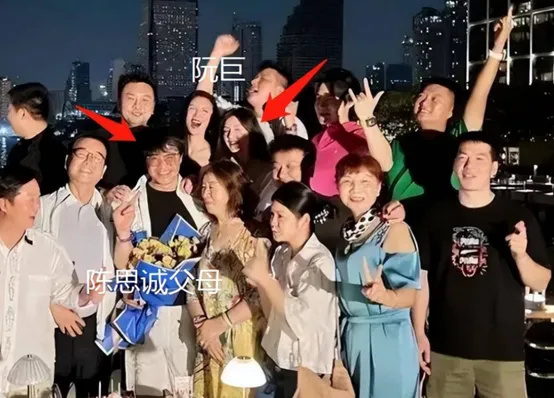 陈思诚小女友阮巨发文庆祝生日，脸部圆润，比同年龄人要成熟_腾讯新闻