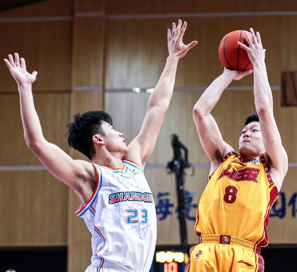 张宁有多强？砍28＋5打破纪录：北大学子闪耀CBA 或打服男篮新帅_腾讯新闻