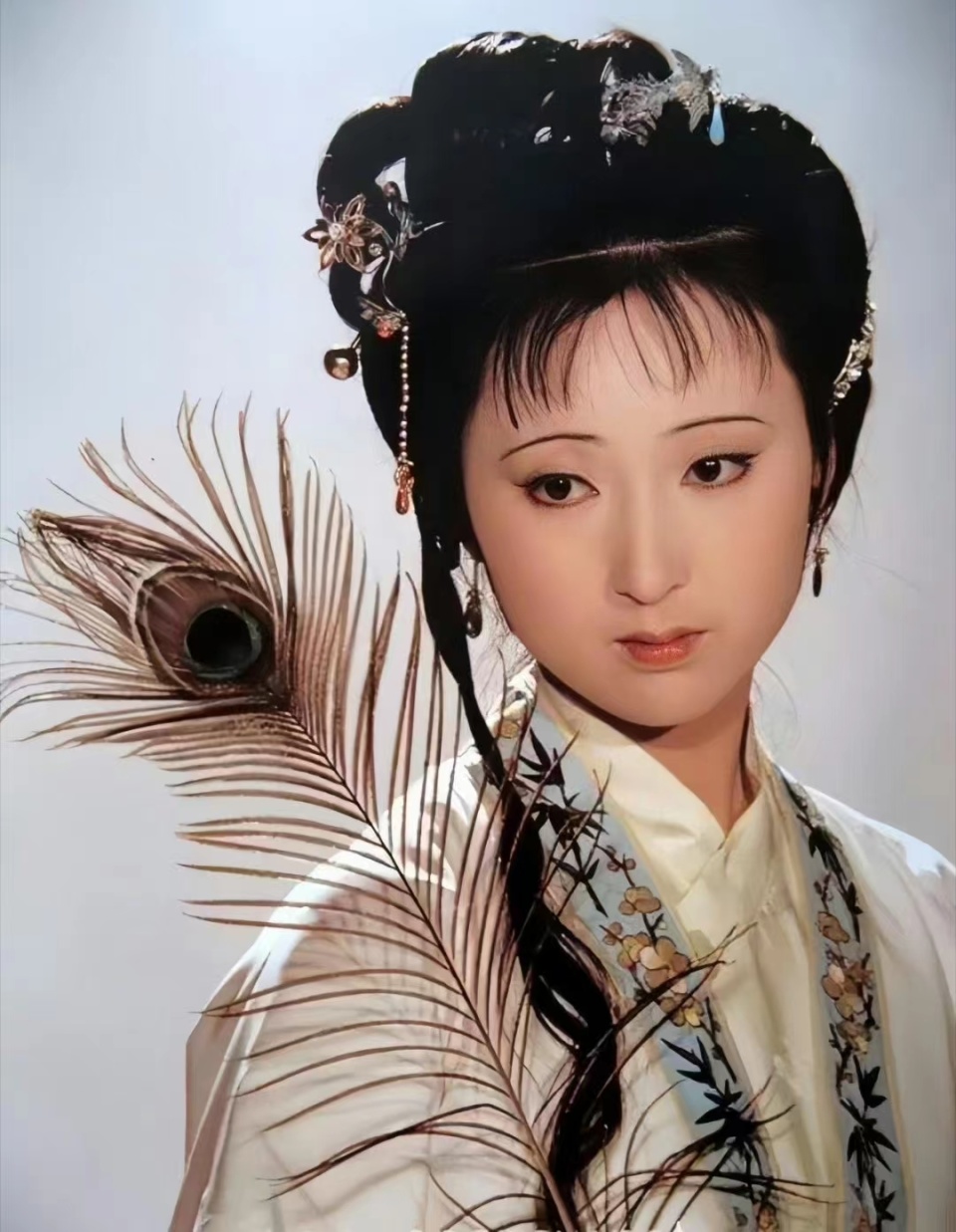 陈晓旭 