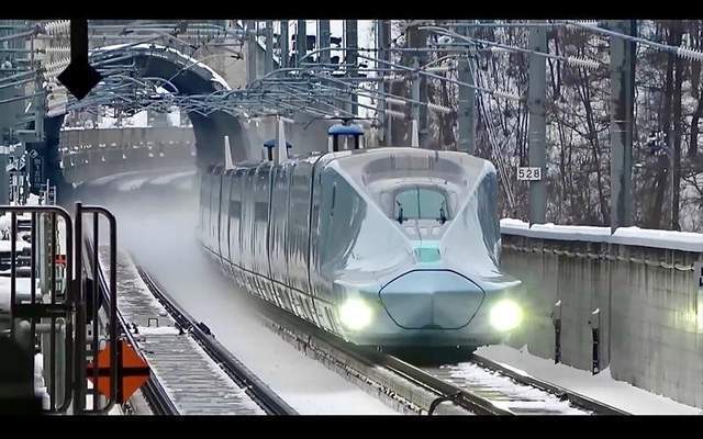 其次,日本给越南这条铁路的报价高达587亿美元,这相当当年越南gdp的三