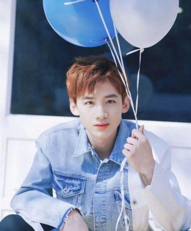 白敬亭被曝嫖娼被抓,经纪人发声回应,警方否认白敬亭嫖娼-腾讯新闻