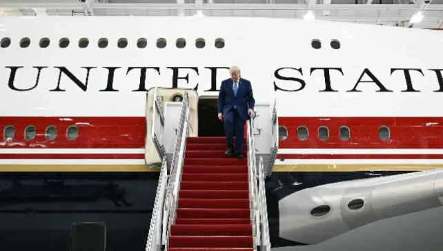 新“空军一号”亮相 特朗普炫“空中白宫”引争议