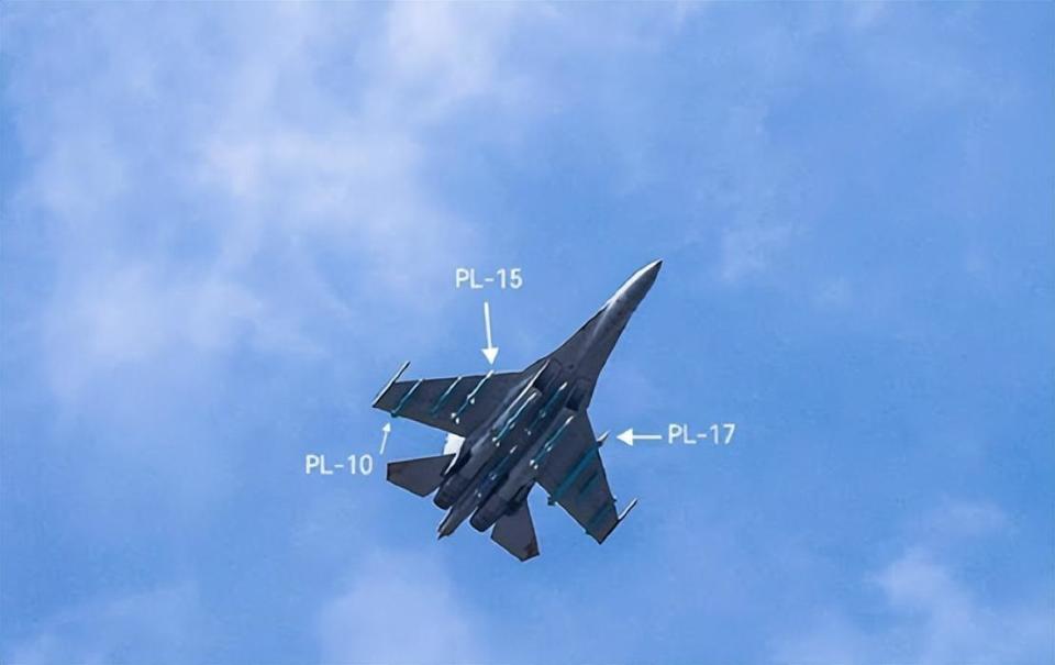 8萬美元,f-16a/b(mlu)的飛行成本都是10000美元/小時,而梟龍戰鬥機的