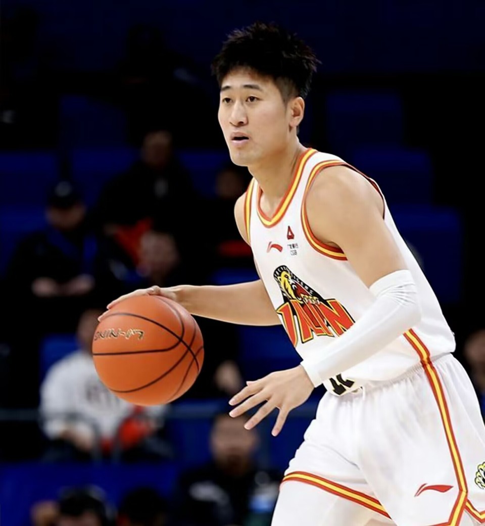 威尔斯43分7篮板7助攻,代怀博17分5篮板四川:张大宇19分5篮板3助攻