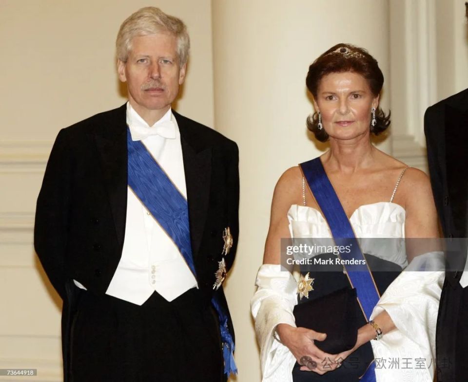 卢森堡到比利时"走亲戚",51岁王后vs68岁大公夫人,谁赢了?