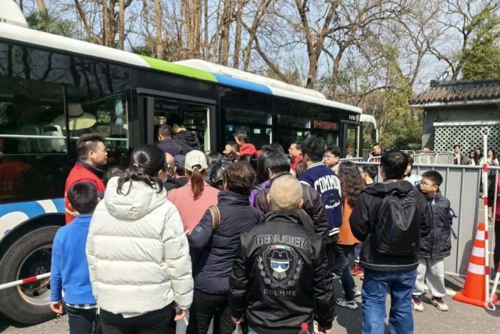 景区双限后续两个停车场接驳已做调整这些公交线要加密