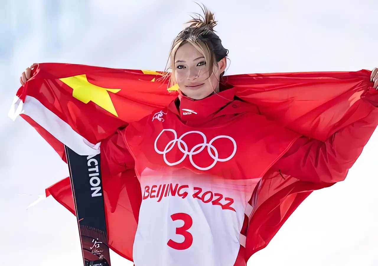 中外網友力挺谷愛凌！批評她的美國人：中國對你這麼好，怎麼還住美國