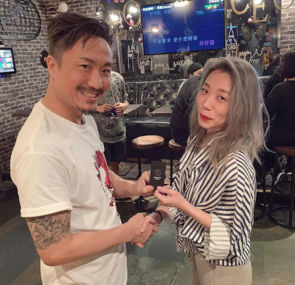 快手視頻：精解澳門(mén)四不像中特圖52歲鄭中基宣布退圈，自曝與健康、情緒相關(guān)，怒斥經(jīng)紀(jì)人操守有問(wèn)題