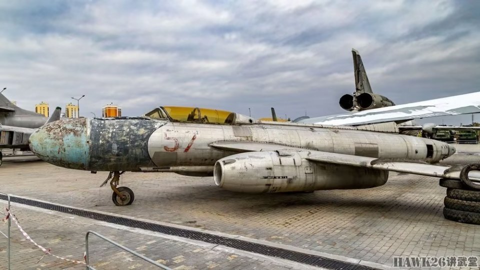 细看:雅克-25双座截击机 诠释完美修复 俄罗斯博物馆再添新展品_腾讯