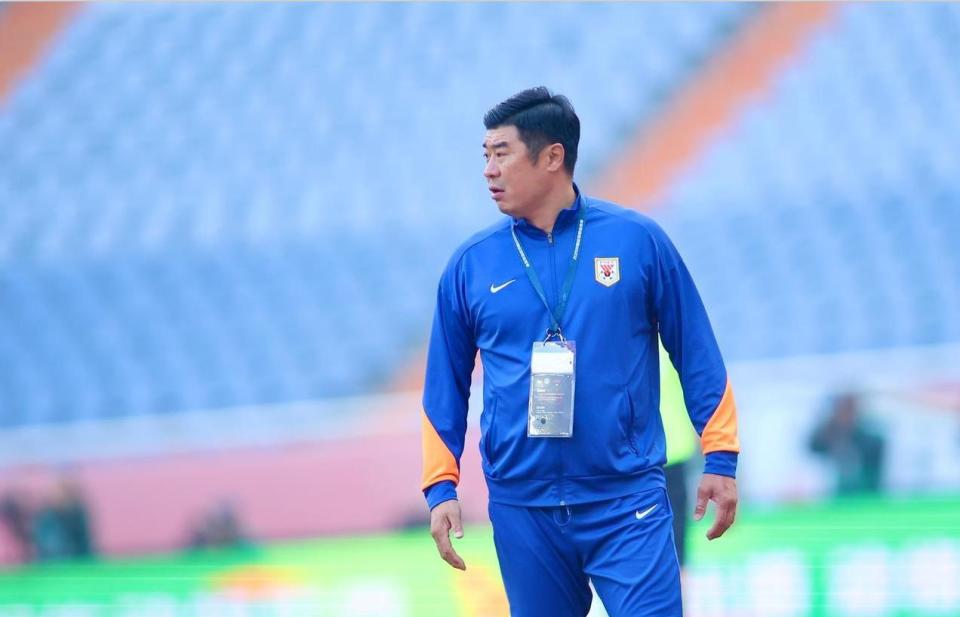 破咒！韩鹏4战豪强2胜1平，崔康熙的“强队魔咒”与泰山错失的争冠窗口