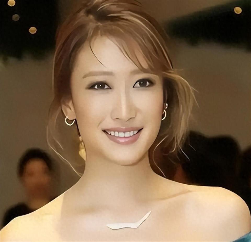 谢贤离世后谢婷婷罕露脸 带子女出席聚会笑容满面 已返加拿大