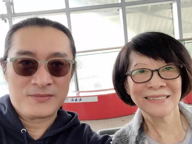 爱国艺人黄安回台湾过年时隔3年见到母亲90岁母亲失忆症恢复