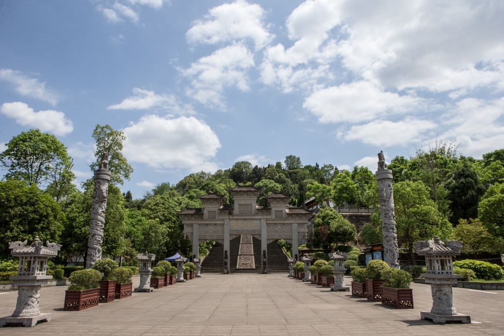 四川安岳漫步在中国石刻之乡尽览千年时光与佛对话