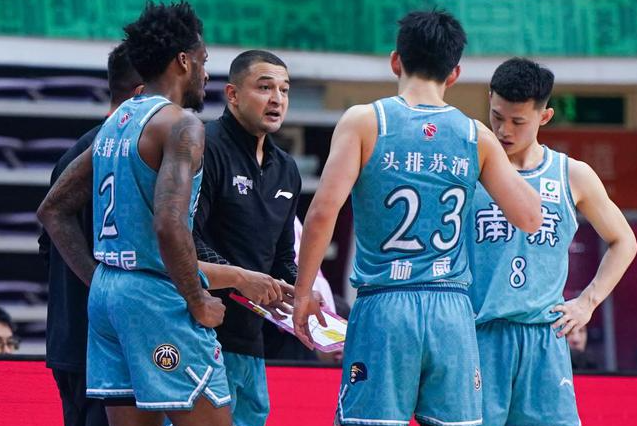 同曦vs青岛势如破竹两大超级后卫无法阻挡西热力江冲击六连胜