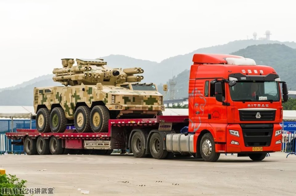 中国　山河　８分 Right side view | China Railway D5792: Wuchang – Hankou (Vol