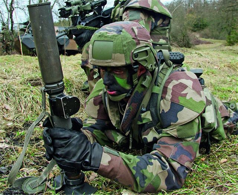 现代化的掷弹筒法国lgif1单兵榴弹发射器