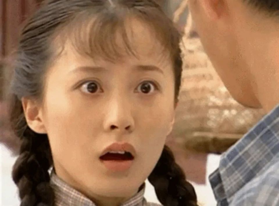 "可云"徐露近照曝光,皮肤紧致气质优雅,19岁女儿欲出道当导演