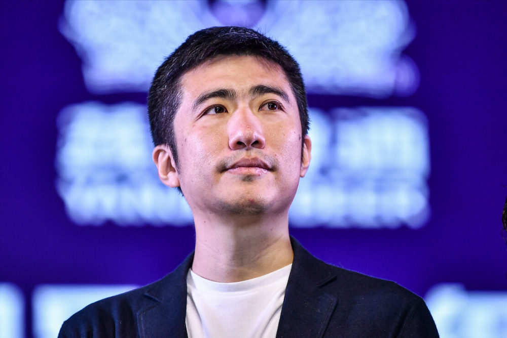 而在黄松等人从足协被带走的同时,湖北警方也在北京的其他地区展开了