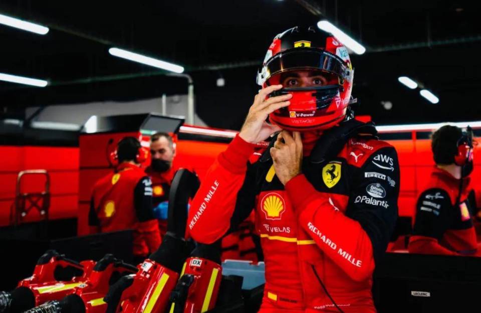 f1车手身体素质媲美宇航员?为什么他们的脖子都特别粗? _腾讯新闻