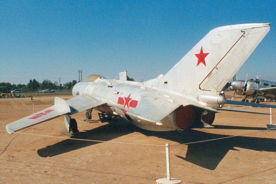 外媒:歼6战机再次"重出江湖",可化身廉价的无人攻击机使用