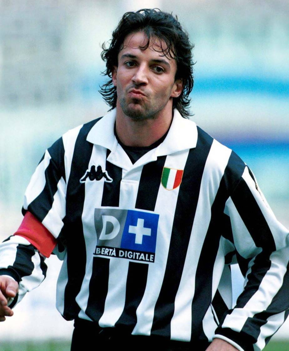 梅球王领衔皮耶罗评历史最佳阵容巴西四人在列c罗落选