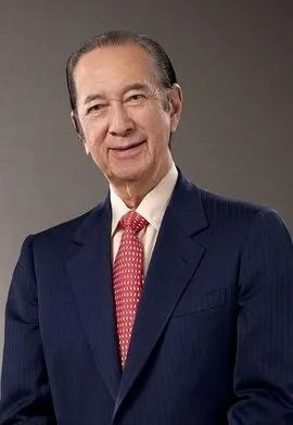 29岁的他,过着"霸总小说"人生