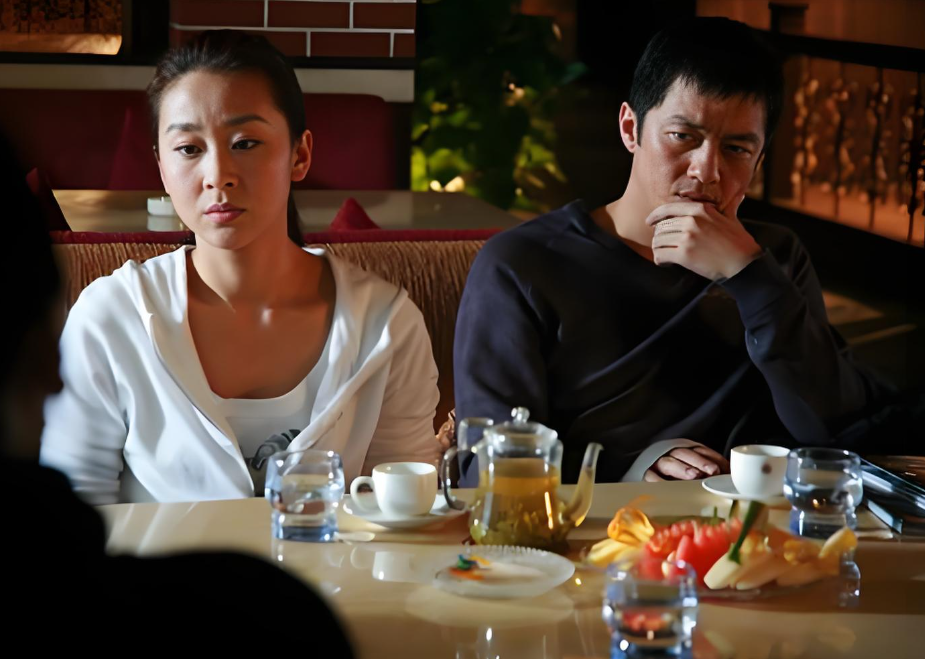 演員苗圃低調現身嫣然醫院捐款，曾被捲入李亞鵬王菲情感風波 - 