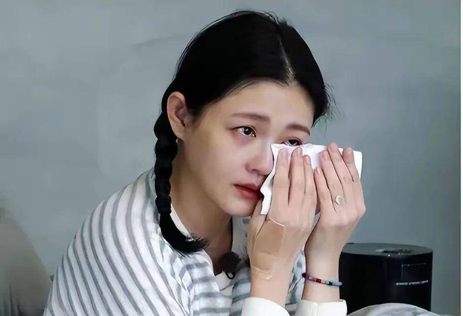 就像那两位曾经风光无限的艺人——房祖名和柯震东.