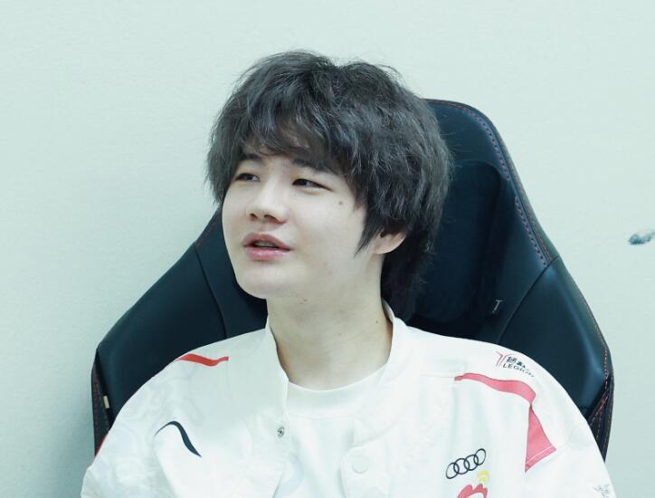 韩国网友热议lpl选手刘青松被夸很帅missing像宝可梦里的小刚