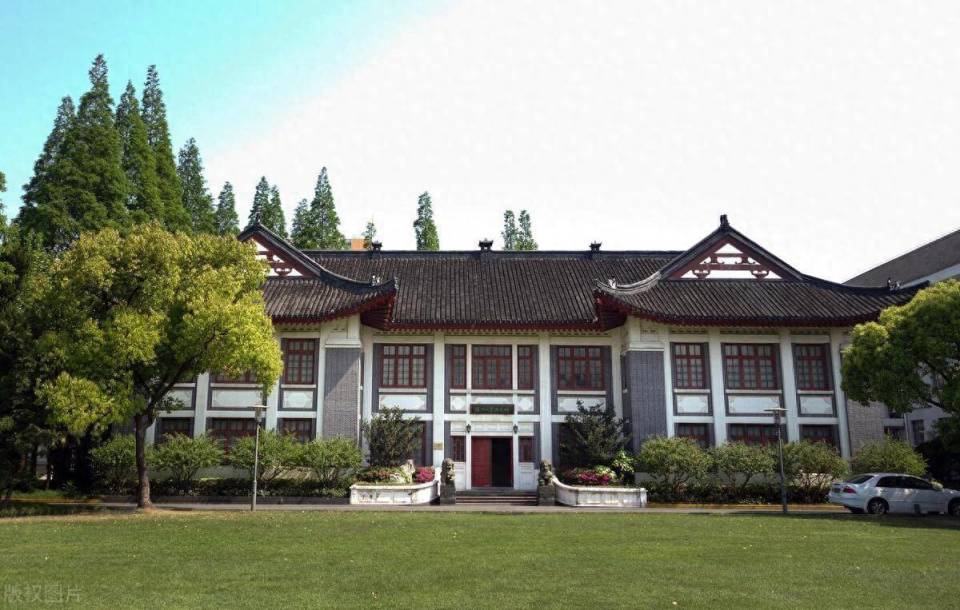 校友会2024中国最好大学排名,c9高校领跑,北京大学18年夺冠_腾讯新闻