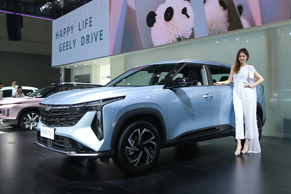 重庆车展品鉴吉利博越cool,精致,智能的性价比suv,10.28万起_腾讯新闻