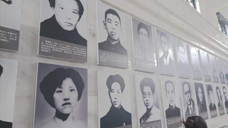 瞻仰湖南烈士公园