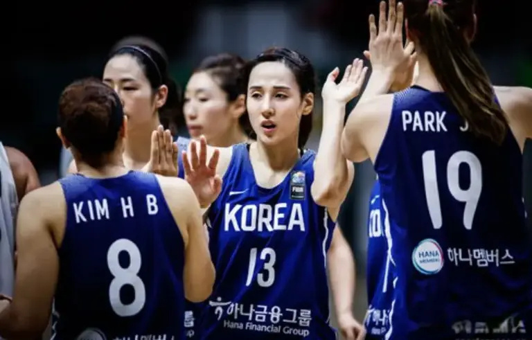 韩国女篮被日本大学生逆转！昔日12冠王跌落神坛！中国女篮或迎“开门大胜”？