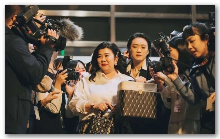 电影《恶女》原型:日本连环怪死事件,"平成毒妇"把