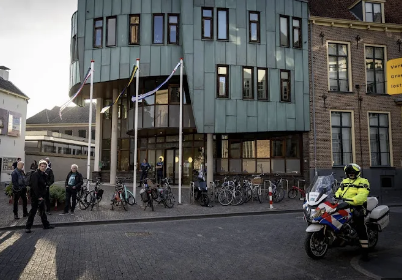 【荷蘭社情】荷蘭天氣乾燥野火不斷；阿姆斯特丹治安不寧；有市政府不設立難民收容點 - 