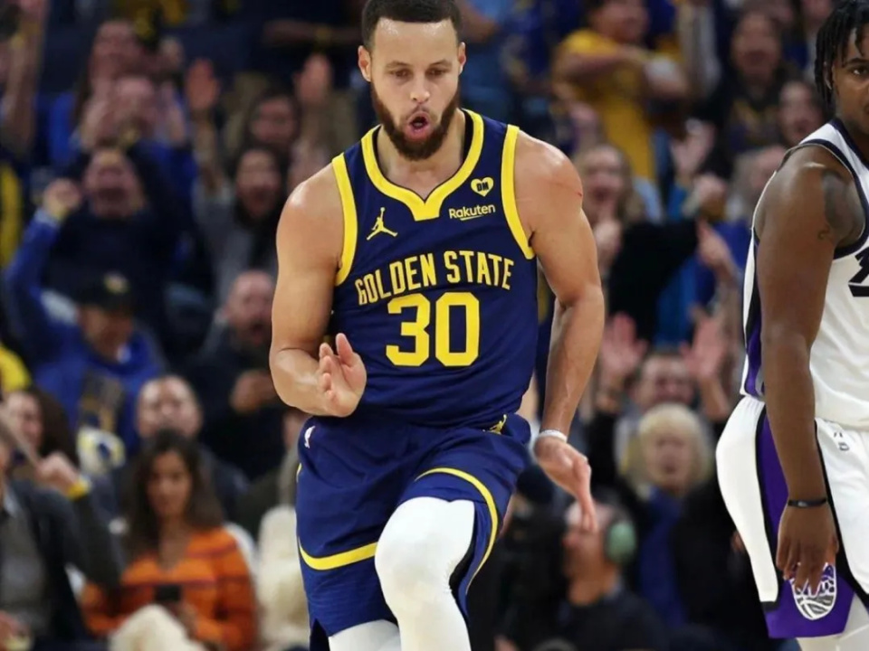 库里赛后谈关键球失误想创造投篮但这招有时候会失灵