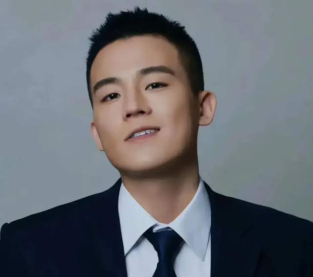 与马思纯分手8年，欧豪把日子过成了“只有戏”