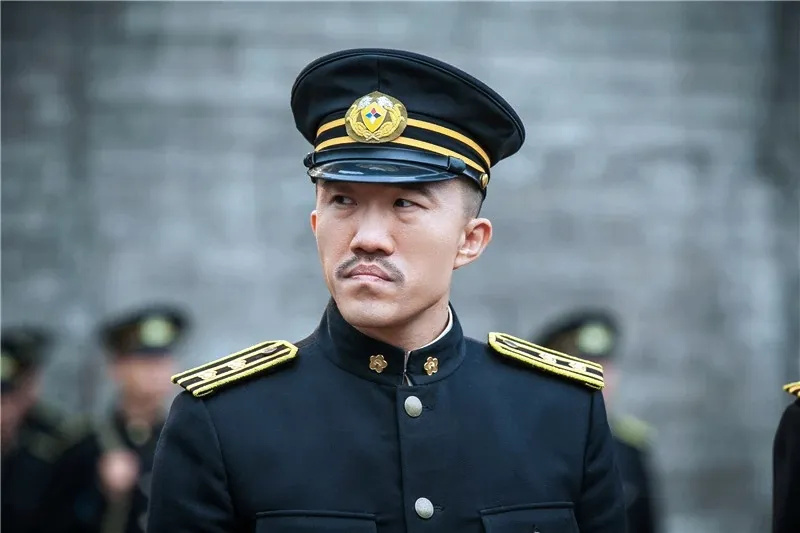 《暗夜与黎明》田昊：在央视演小品出道，38岁即使长相磕碜也能逆天改命_腾讯新闻