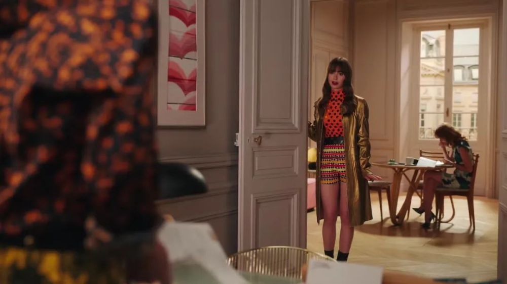 《艾米丽在巴黎3》女主穿衣被喷“时尚灾难”，气场被59岁女上司碾压…龙用英语怎么说?2022已更新(腾讯/今日)