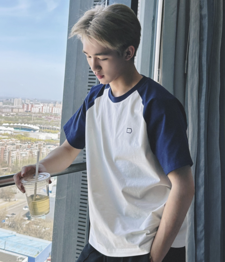 中戏北电考试双第一,荣梓杉发文只字未提好成绩,晒新染的黄头发引热议